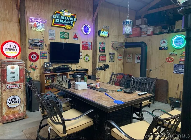 $595,000 | 660 Upper Prairie Hollow Road, Macks Creek, MO 65786