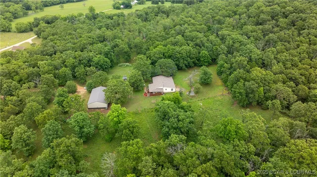 $595,000 | 660 Upper Prairie Hollow Road, Macks Creek, MO 65786