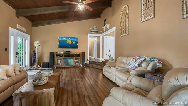 $595,000 | 660 Upper Prairie Hollow Road, Macks Creek, MO 65786