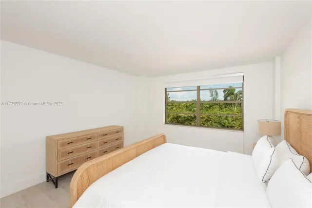 $1,090,000 | 155 Ocean Ln Drive, Unit 404, Key Biscayne, FL 33149