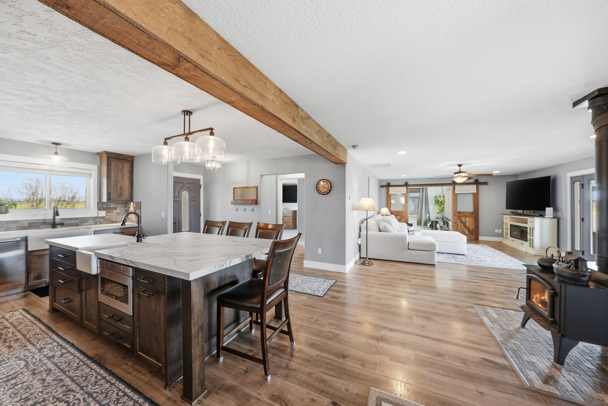 26345 Walker Road Bend, OR 97701 - Photo 16 of 98 15-web-or-mls-Riley_Visuals_051