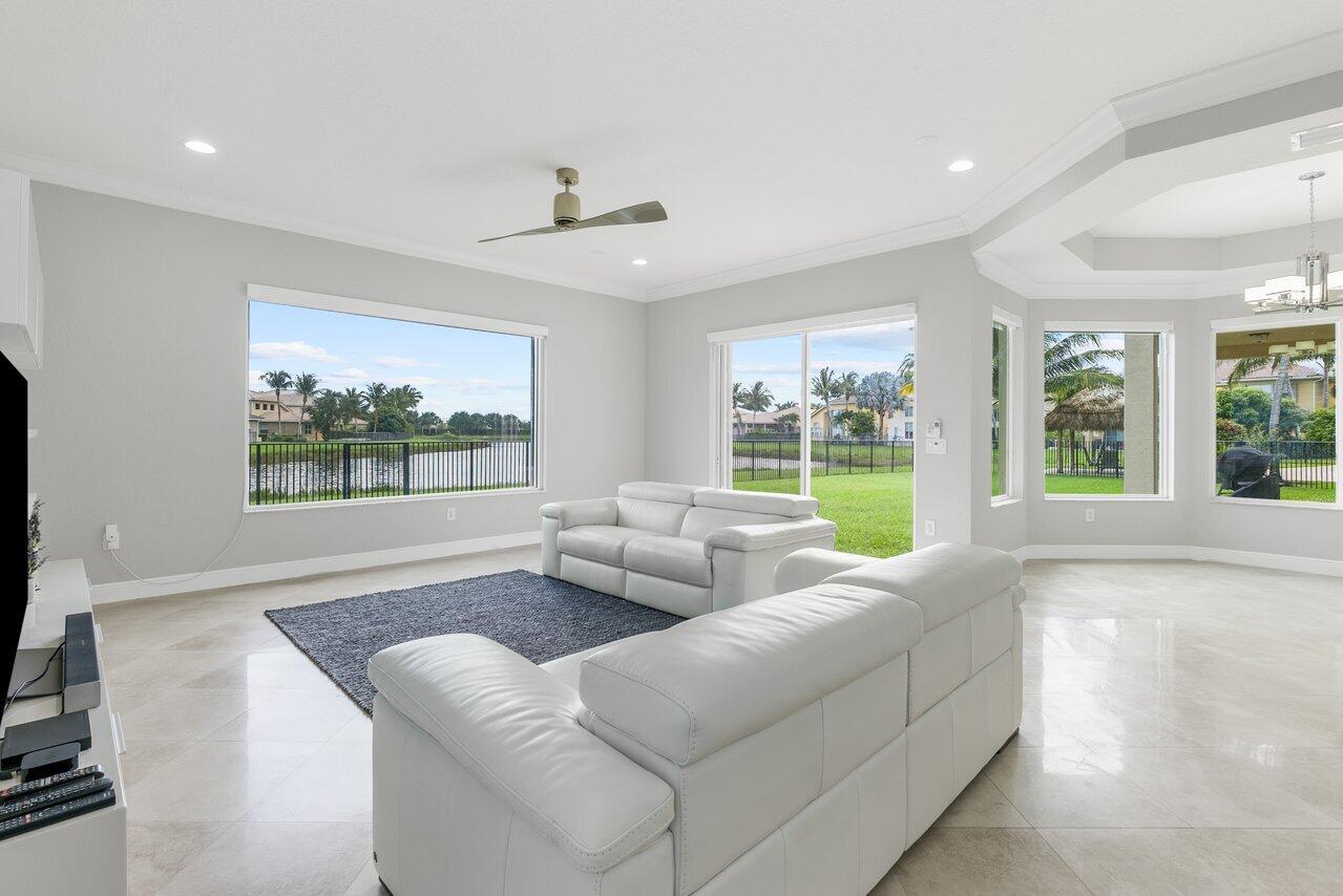 8626 Daystar Ridge Point Boynton Beach, FL 33473 - Photo 12 of 58 family room