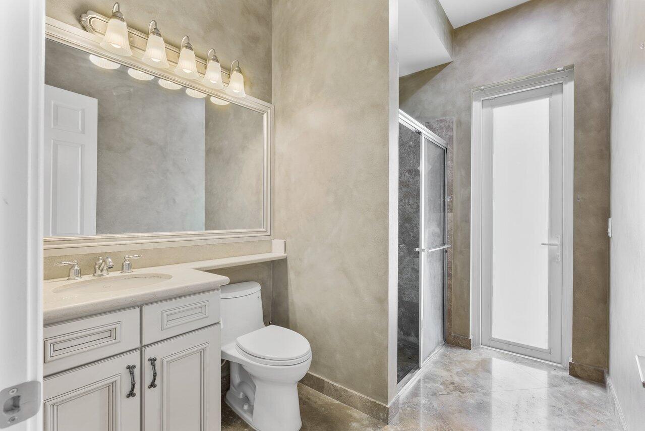 8626 Daystar Ridge Point Boynton Beach, FL 33473 - Photo 17 of 58 1st floor cabana bathroom full