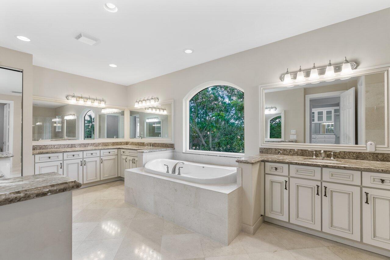 8626 Daystar Ridge Point Boynton Beach, FL 33473 - Photo 28 of 58 Primary Bath