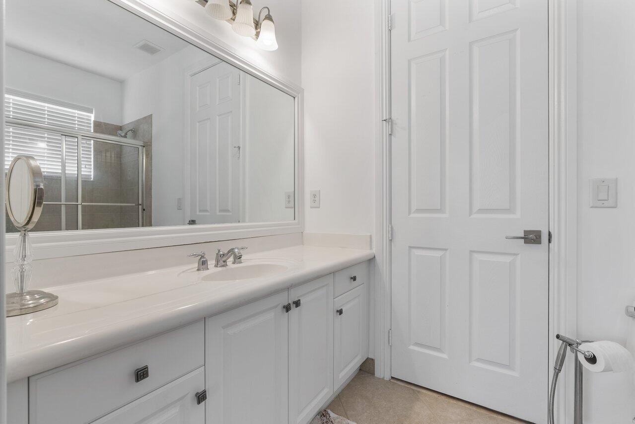 8626 Daystar Ridge Point Boynton Beach, FL 33473 - Photo 35 of 58 Bathroom 6 Up