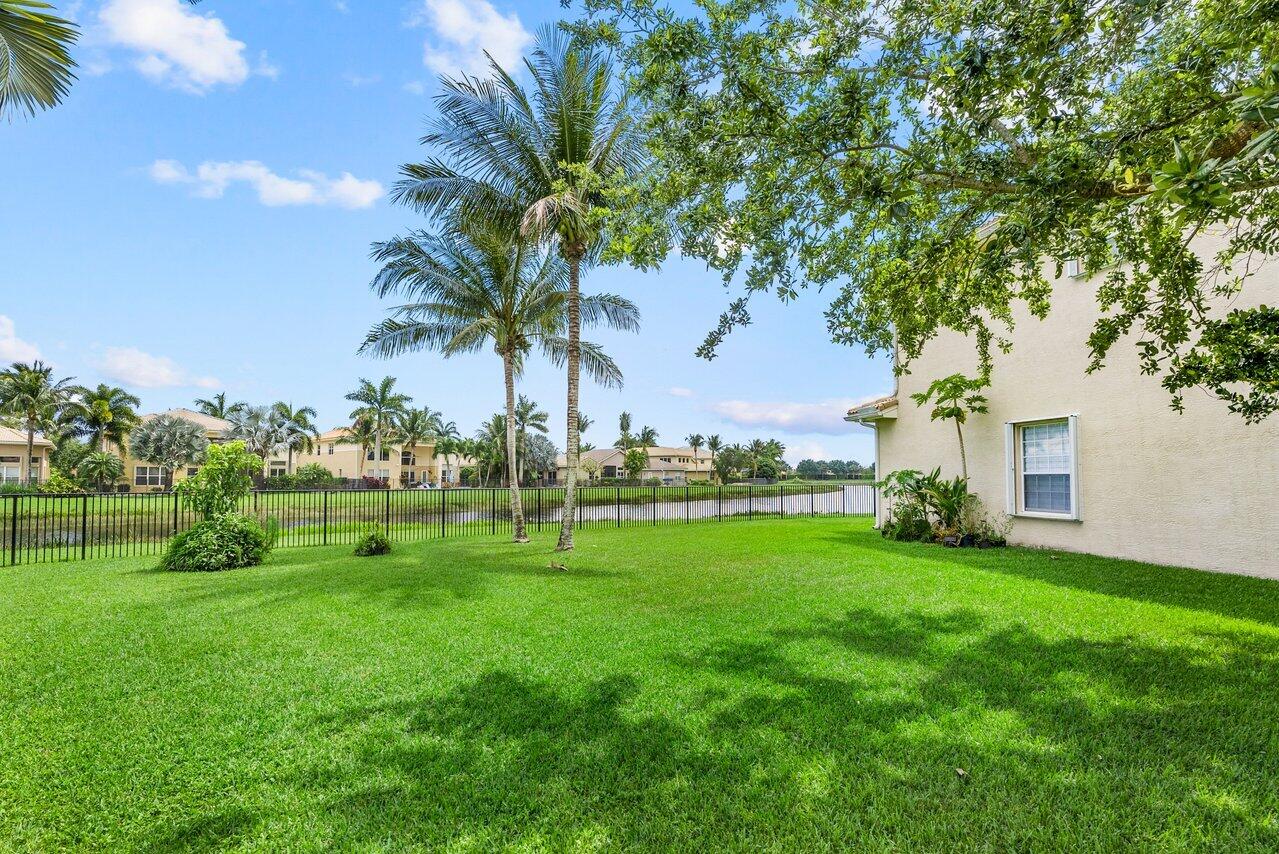 8626 Daystar Ridge Point Boynton Beach, FL 33473 - Photo 46 of 58 side yard