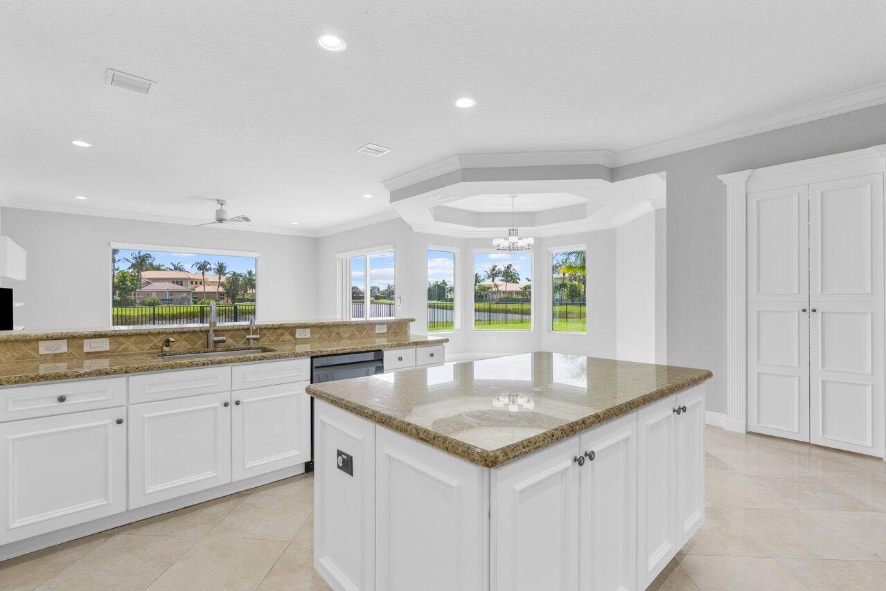 8626 Daystar Ridge Point Boynton Beach, FL 33473 - Photo 6 of 58 kitchen