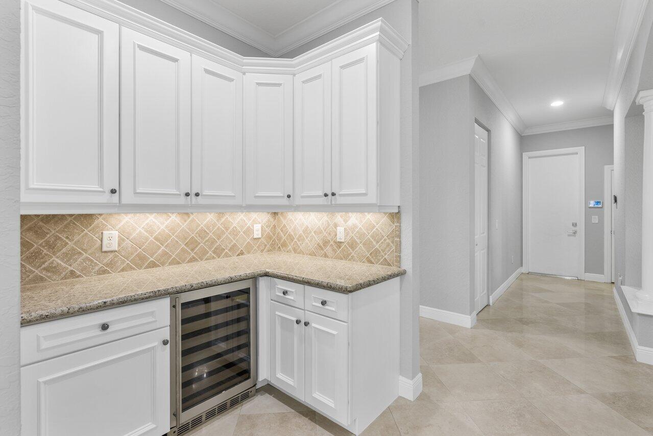 8626 Daystar Ridge Point Boynton Beach, FL 33473 - Photo 8 of 58 butler pantry