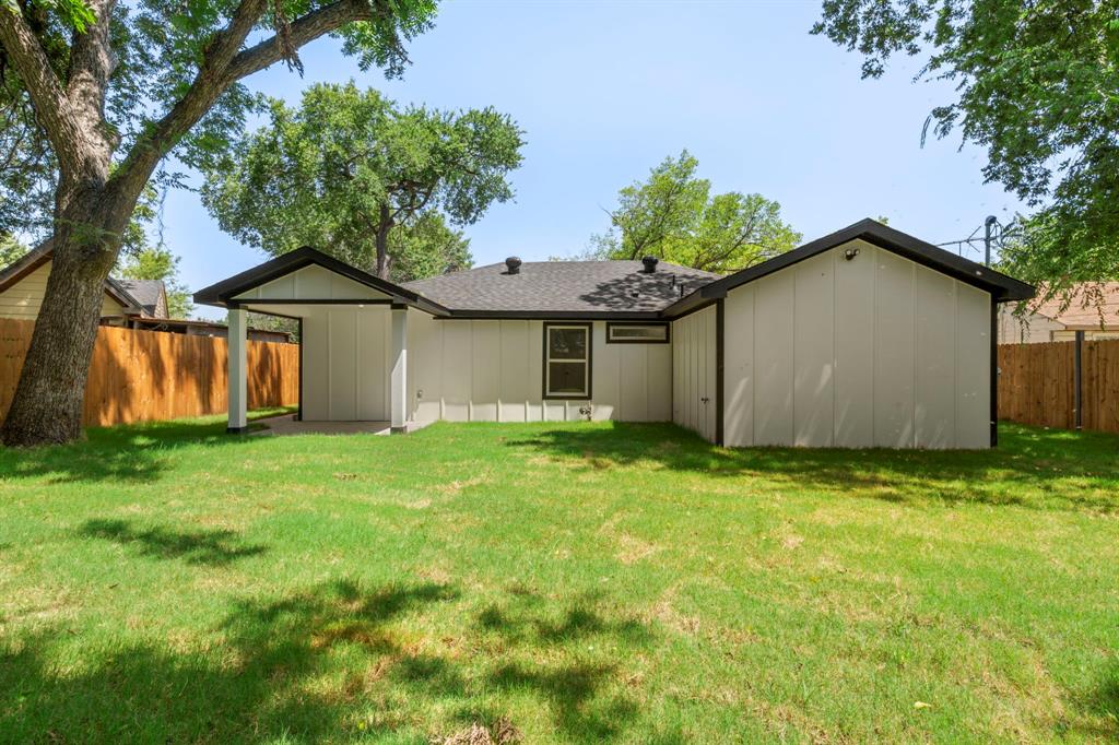 825 Apache Trace Grand Prairie, TX 75051 - Photo 27 of 30