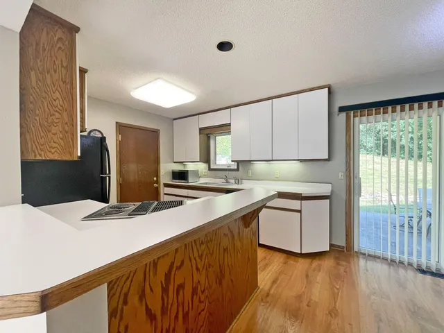 $2,495 | 12940 Exley Avenue, Apple Valley, MN 55124