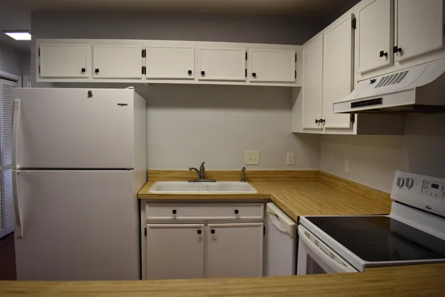 $1,350 | 1169 Ocala Road, Tallahassee, FL 32304