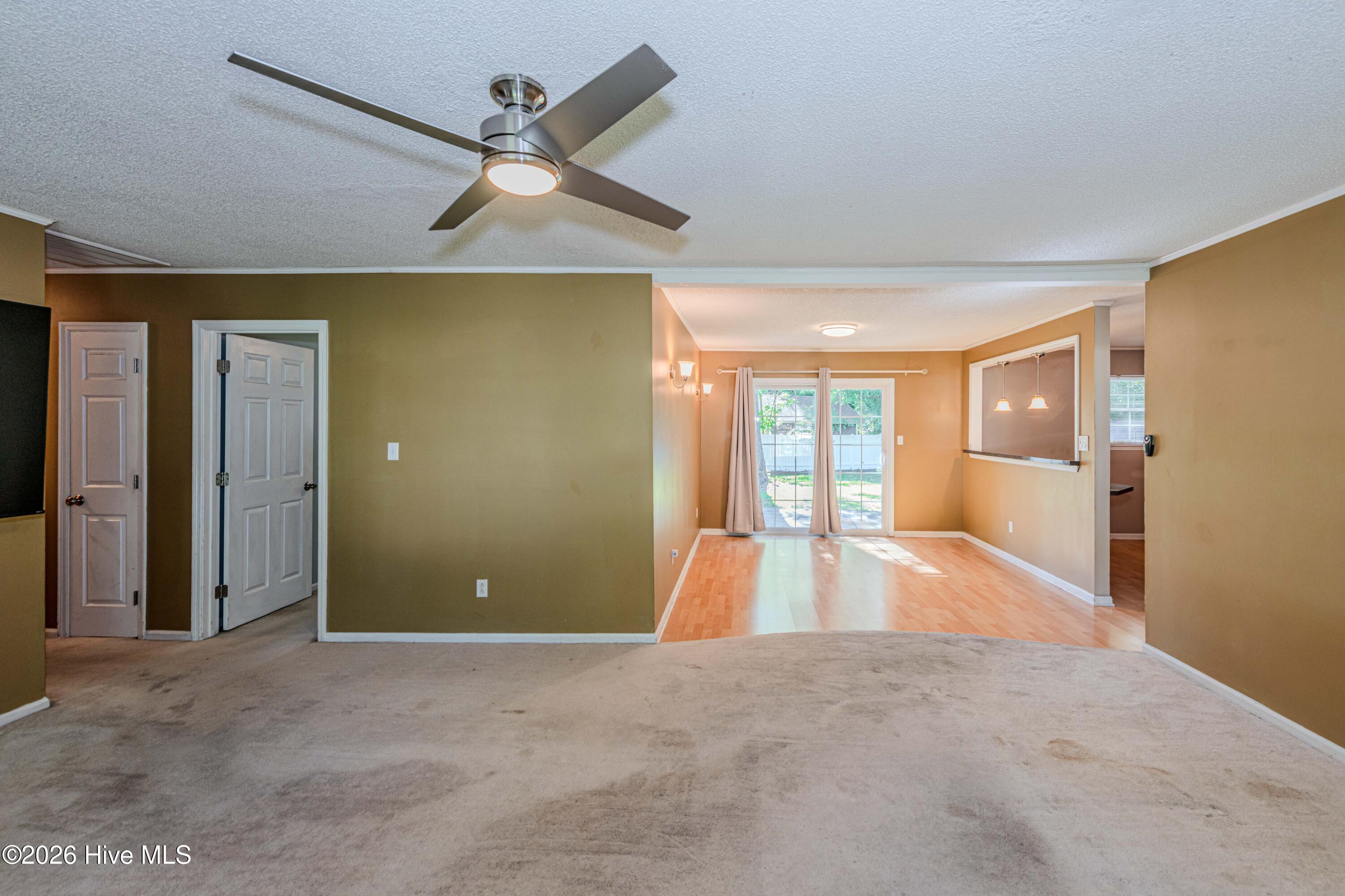 800 Mill River Road Jacksonville, NC 28540 - Photo 21 of 60 Living room