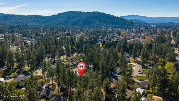 $699,990 | 1140 East Forest Park Lane, Coeur D'Alene, ID 83815