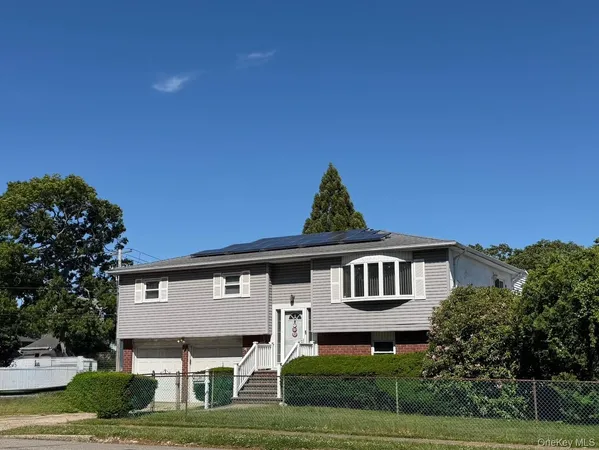 $749,990 | 35 Grand Boulevard, Massapequa Park, NY 11762