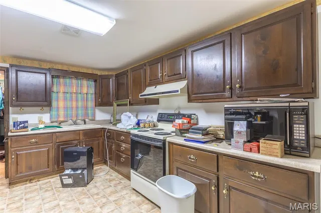 $425,000 | 1103 Cherry Street, Doniphan, MO 63935