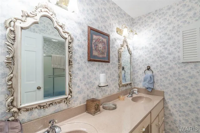 $425,000 | 1103 Cherry Street, Doniphan, MO 63935