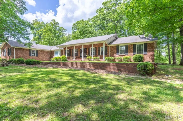 $425,000 | 1103 Cherry Street, Doniphan, MO 63935