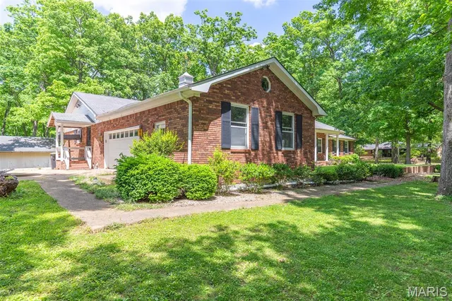 $425,000 | 1103 Cherry Street, Doniphan, MO 63935