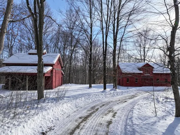 $2,000,000 | 860 West Street, Cornwall, VT 05753