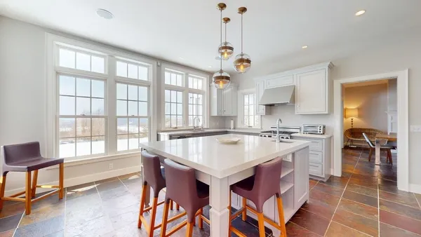 $2,000,000 | 860 West Street, Cornwall, VT 05753