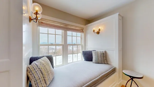 $2,000,000 | 860 West Street, Cornwall, VT 05753