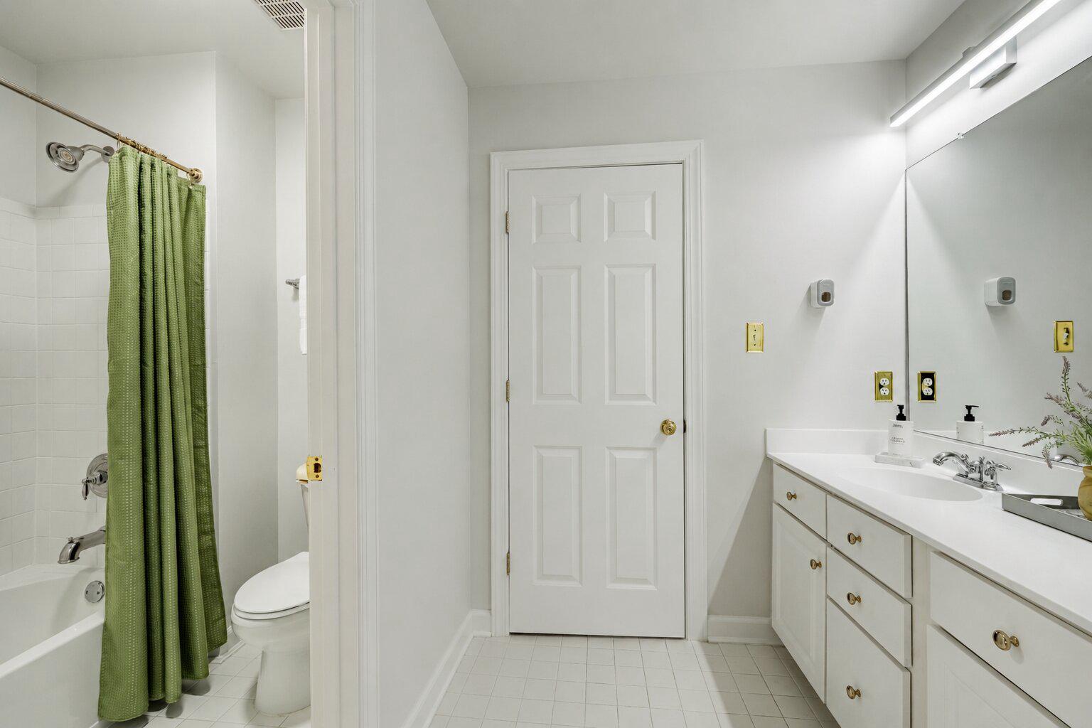 12 Schofield Road Phoenixville, PA 19460 - Photo 43 of 76 Jack and Jill Bathroom