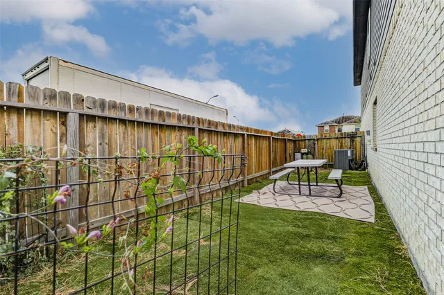 $2,450 | 7431 Foxwaithe Lane, Humble, TX 77338