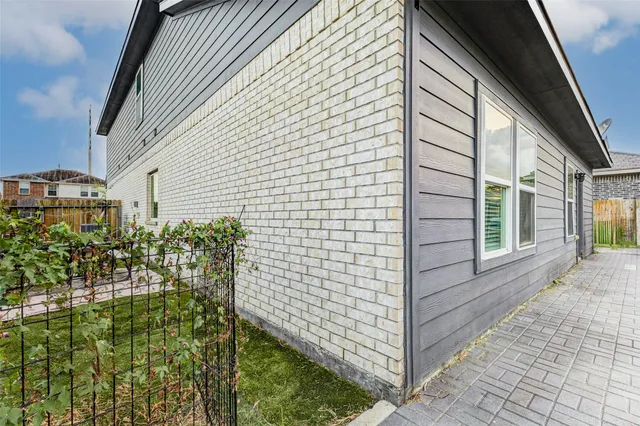 $2,450 | 7431 Foxwaithe Lane, Humble, TX 77338