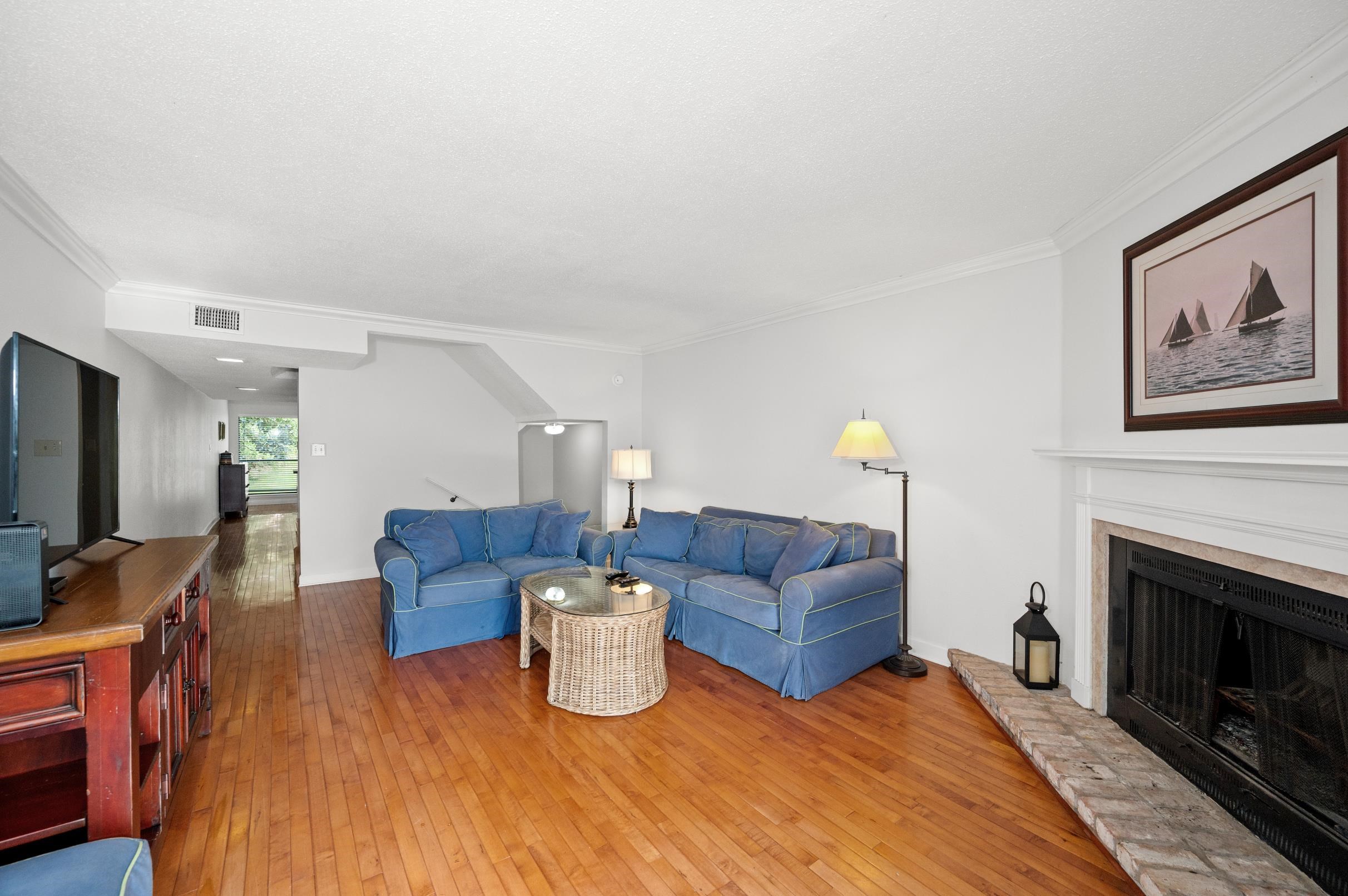 710 South Mobile Street, Unit 8 Fairhope, AL 36532 - Photo 10 of 39 Living Room