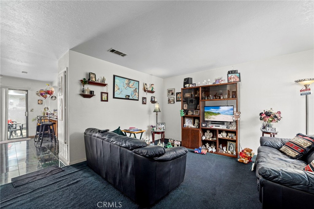 5220 Hanover Way Montclair, CA 91763 - Photo 5 of 31