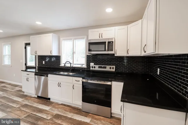 $449,900 | 7821 Skyline Drive, Harrisburg, PA 17112