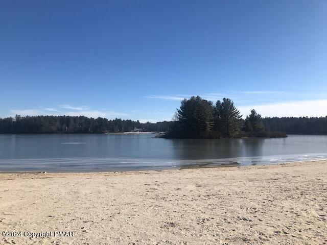 1507 Evergreen Road Pocono Pines, PA 18350 - Photo 2 of 7 a view of lake