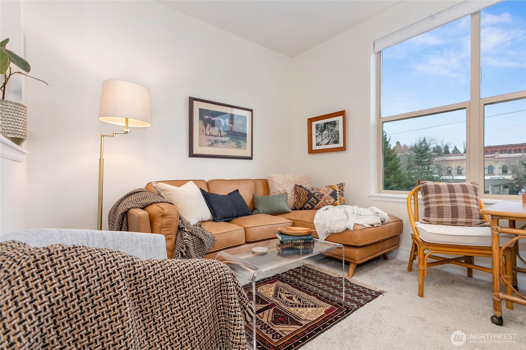 1310 10th Street, Unit 408 Bellingham, WA 98225 - Photo 12 of 33 a living room with furniture and a window