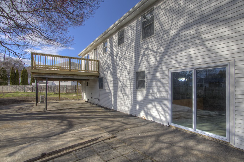 2 Thistle Road Saugus, MA 01906 - Photo 3 of 28 Gallery Image 3