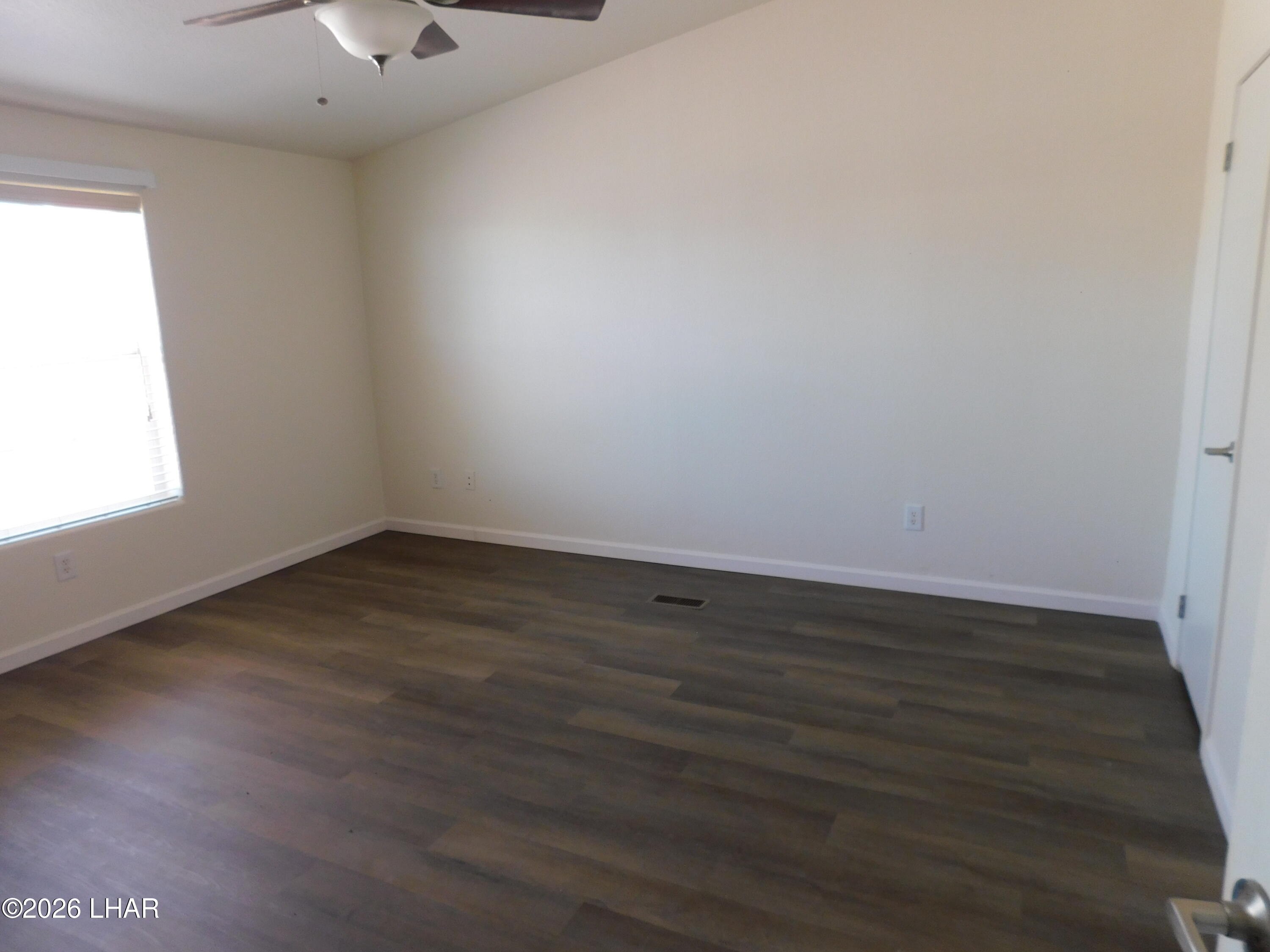 655 West Cowell Street Quartzsite, AZ 85346 - Photo 15 of 37 Bedroom 1