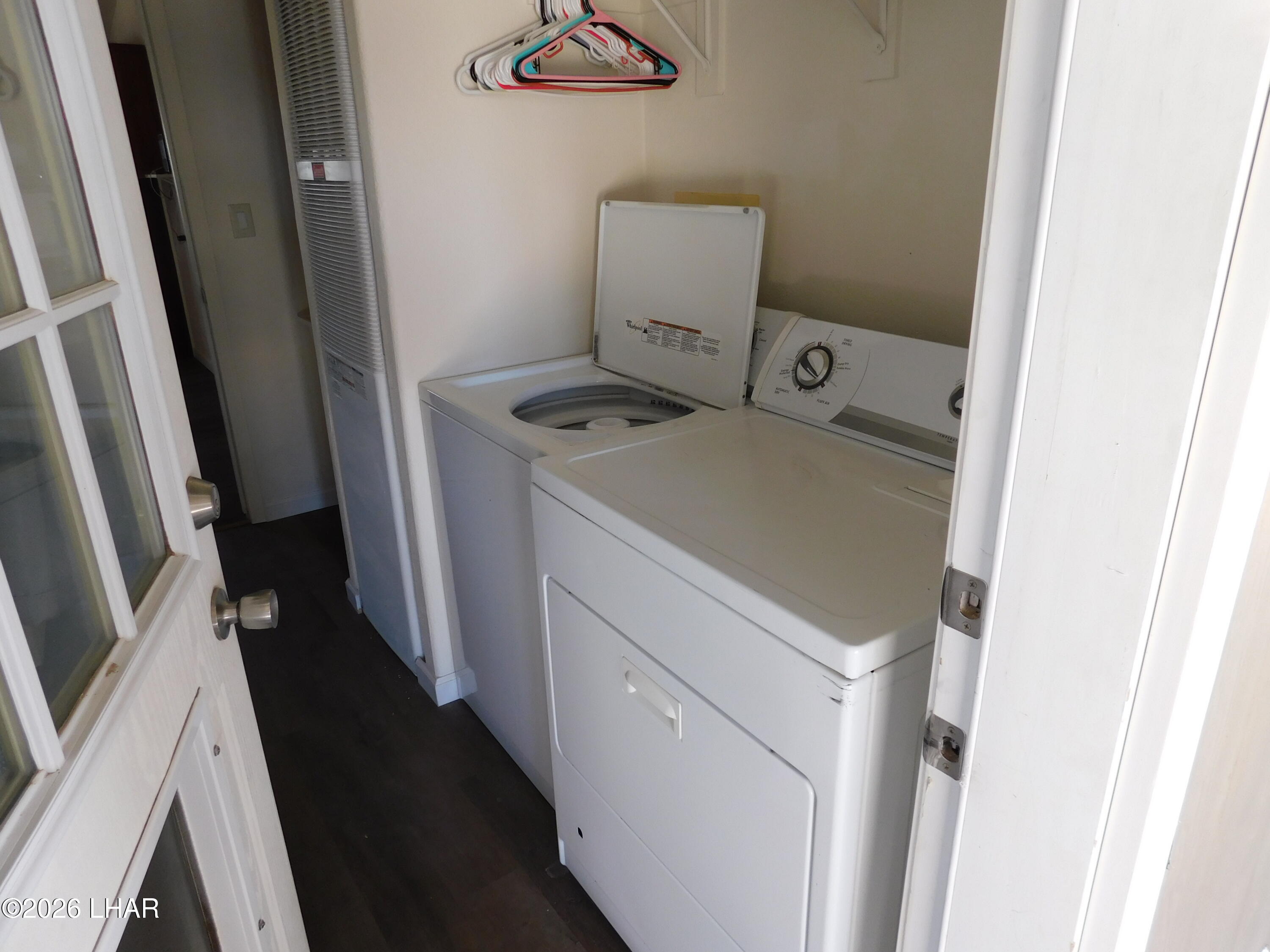 655 West Cowell Street Quartzsite, AZ 85346 - Photo 26 of 37 Laundry room