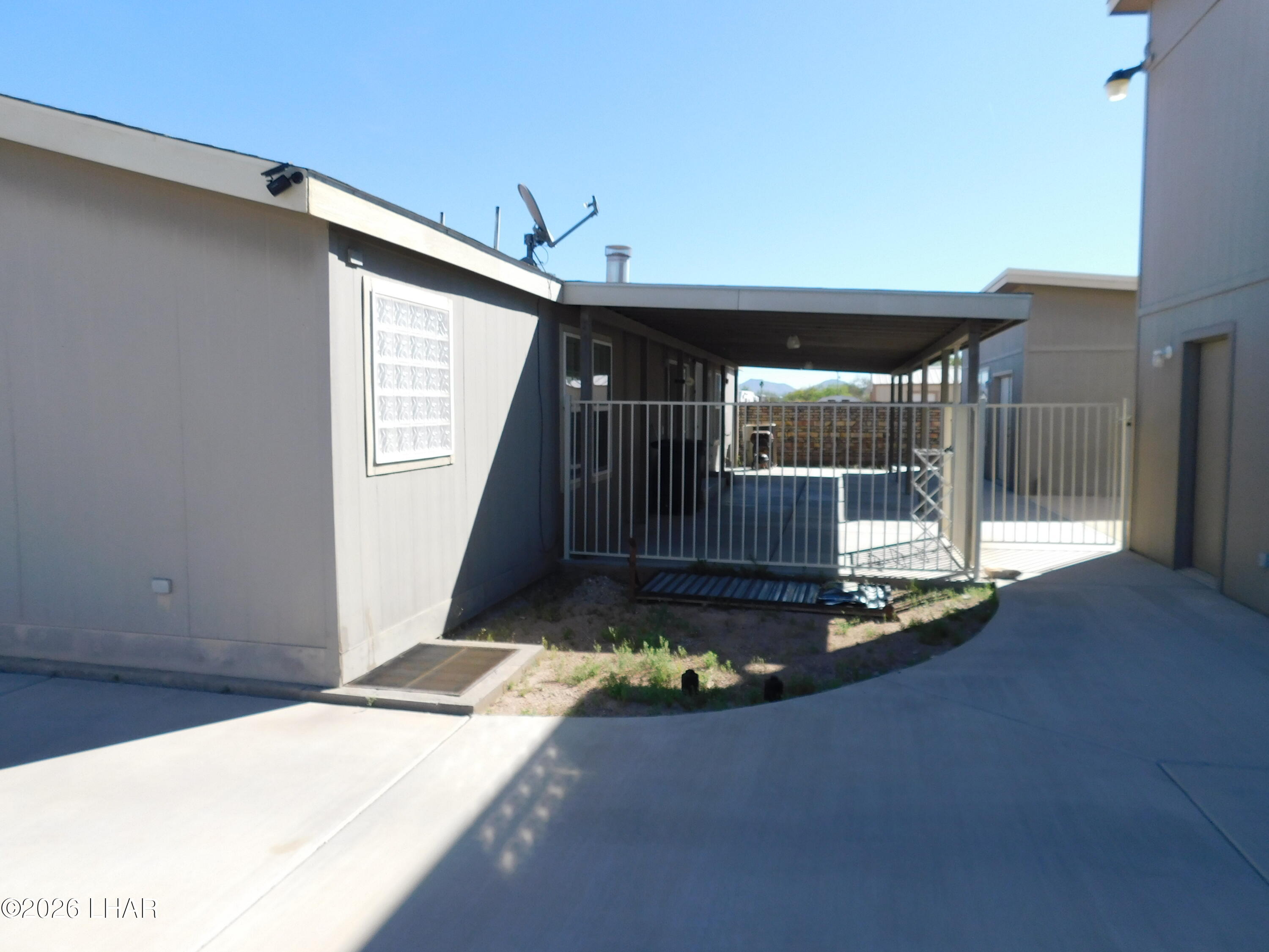 655 West Cowell Street Quartzsite, AZ 85346 - Photo 5 of 37 DSCN8994