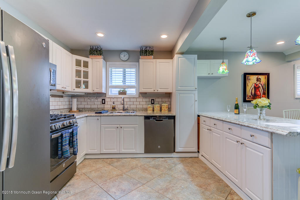 33 Locust Way Spring Lake Heights, NJ 07762 - Photo 3 of 33 Beautiful Kitchen