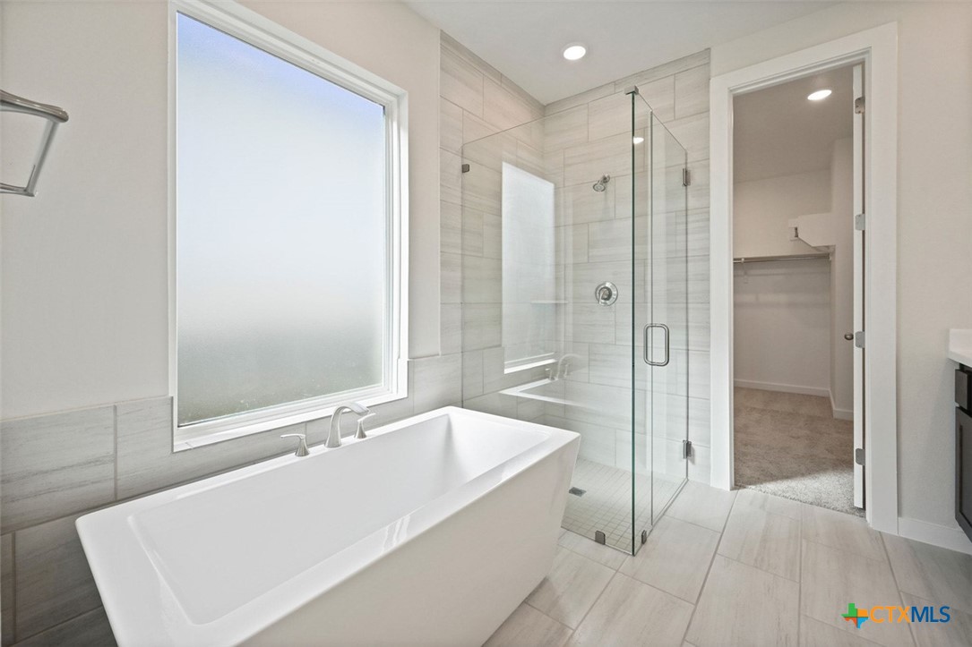 11922 Lofted Bloom Schertz, TX 78154 - Photo 12 of 27 Primary Bathroom