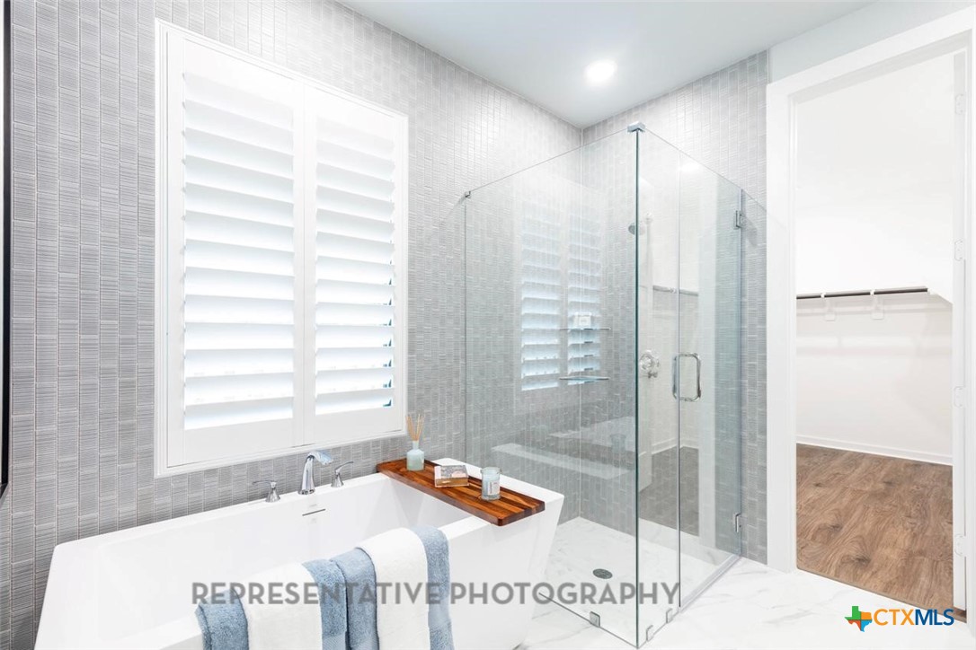 11922 Lofted Bloom Schertz, TX 78154 - Photo 13 of 32 Primary Bathroom