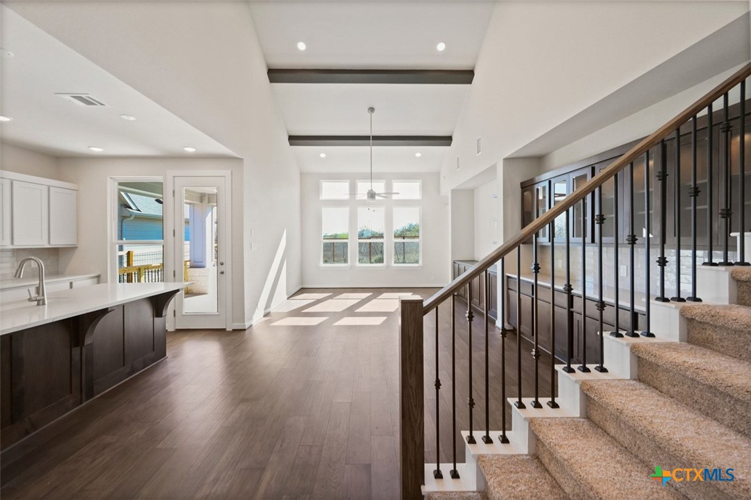 11922 Lofted Bloom Schertz, TX 78154 - Photo 9 of 27 Family Room/Entry