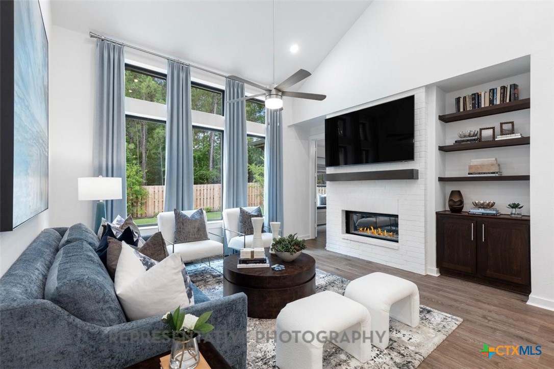 11922 Lofted Bloom Schertz, TX 78154 - Photo 9 of 32 Family Room