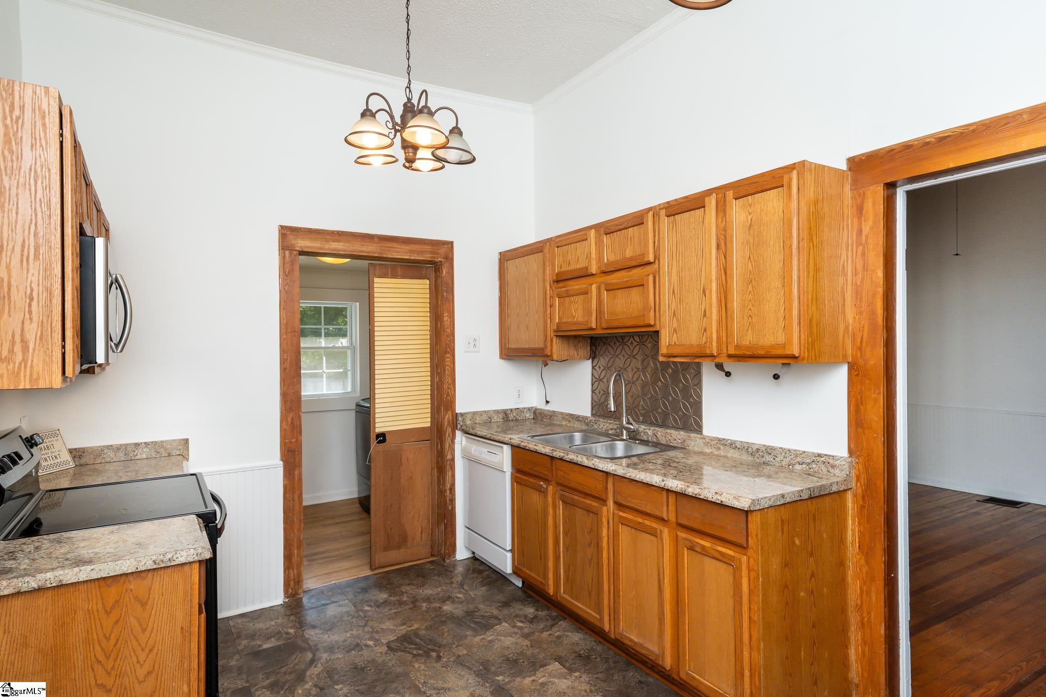 119 Simmons Street Anderson, SC 29625 - Photo 8 of 35