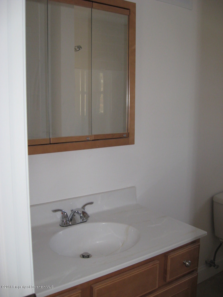 1 Rd Waverly Pa Waverly, PA 18471 - Photo 13 of 21 Second Floor Bath