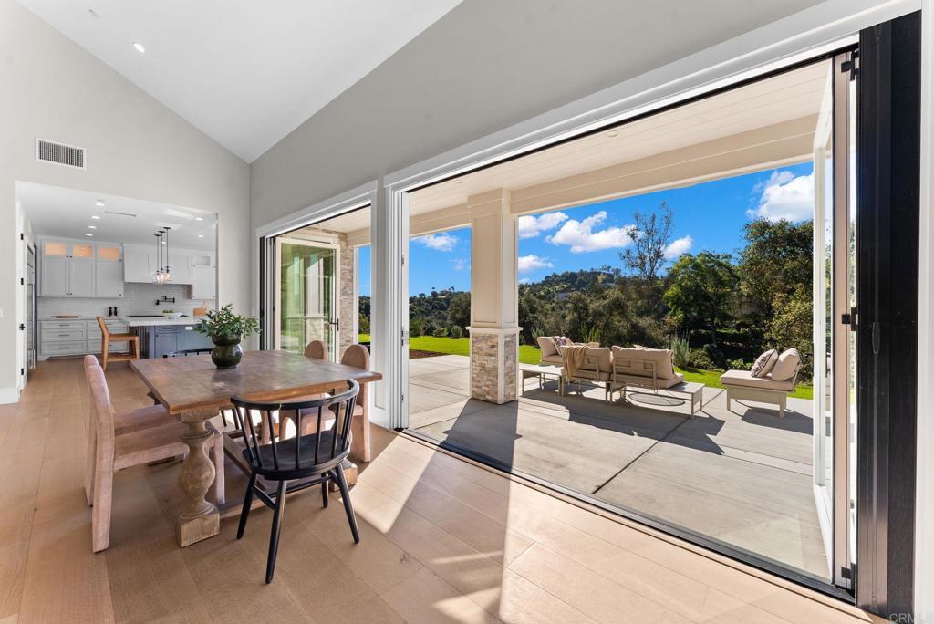 2747 Vía Del Robles Fallbrook, CA 92028 - Photo 11 of 56