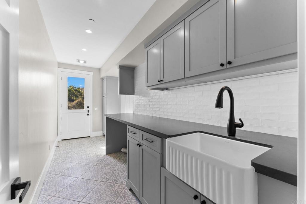 2747 Vía Del Robles Fallbrook, CA 92028 - Photo 36 of 56