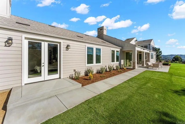 $1,399,900 | 2747 VĆa Del Robles, Fallbrook, CA 92028