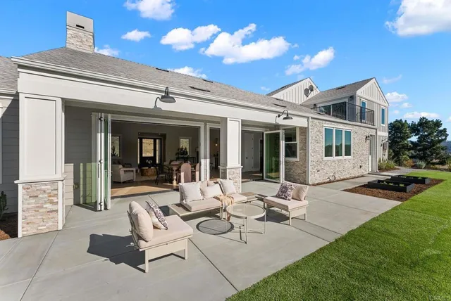$1,399,900 | 2747 VĆa Del Robles, Fallbrook, CA 92028