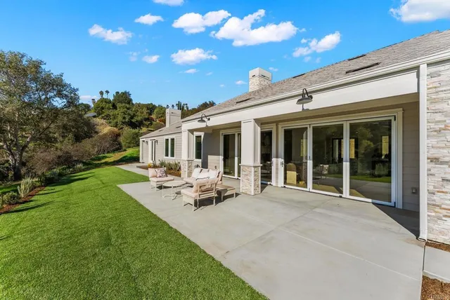 $1,399,900 | 2747 VĆa Del Robles, Fallbrook, CA 92028