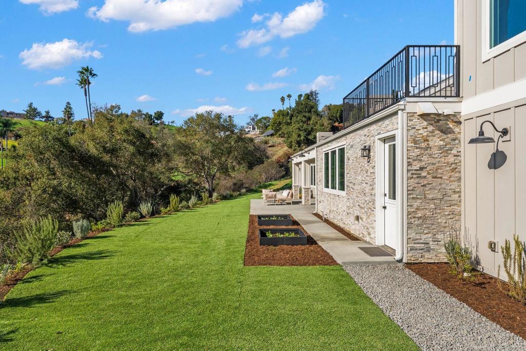 2747 Vía Del Robles Fallbrook, CA 92028 - Photo 50 of 56